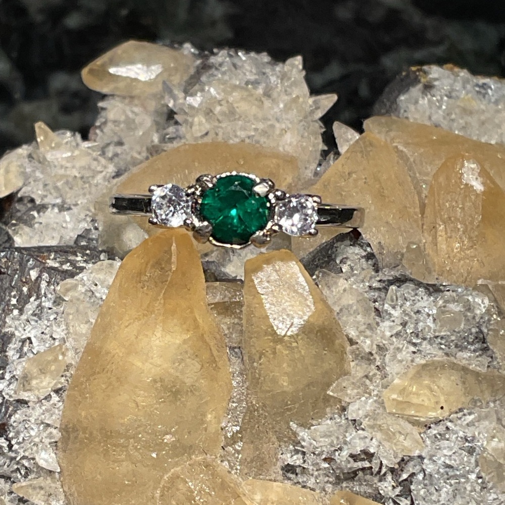 Emerald Silver Ring 7